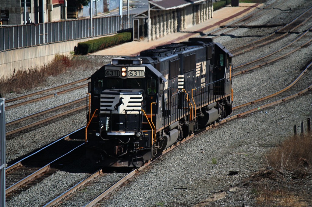 A modern helper set was on the prowl, approaching CP Altoona from the east.